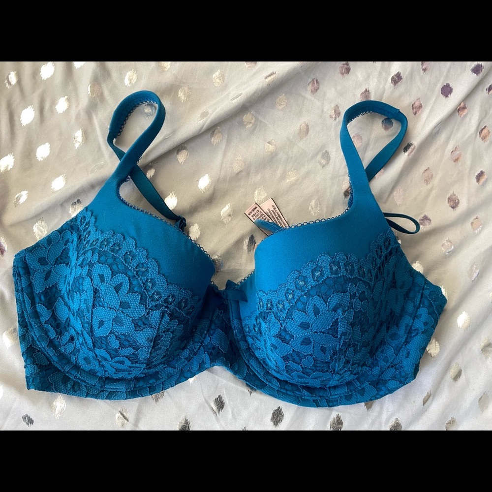 Victoria’s Secret Bra 34D brand new with tag